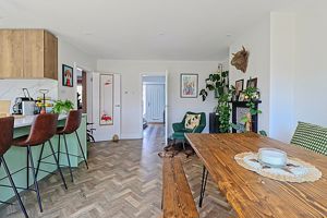 Family Room Dining- click for photo gallery